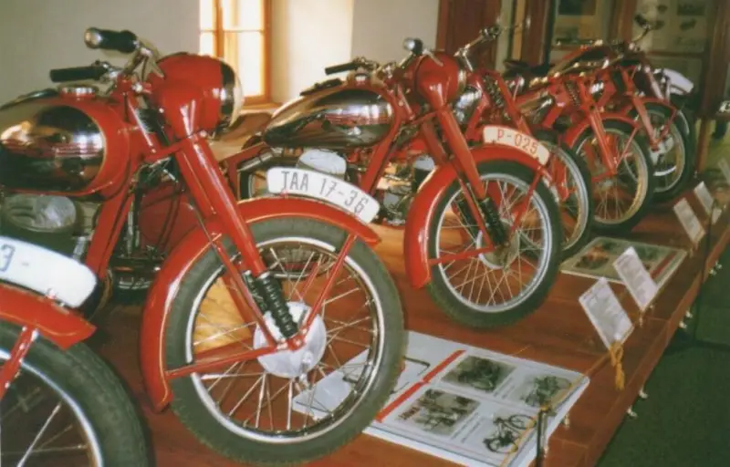 Muzeum jednostopých vozidel na hradě Kámen