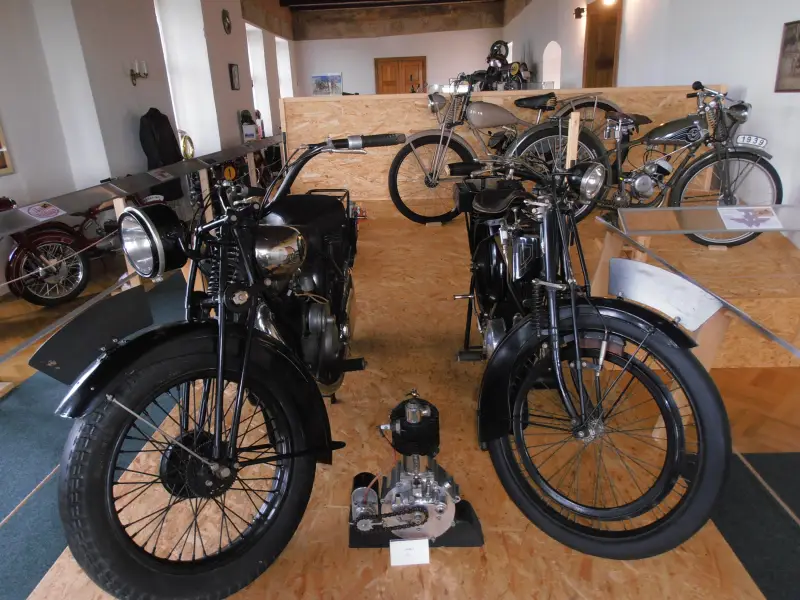 Muzeum jednostopých vozidel na hradě Kámen